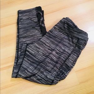 Black and grey fitness leggings